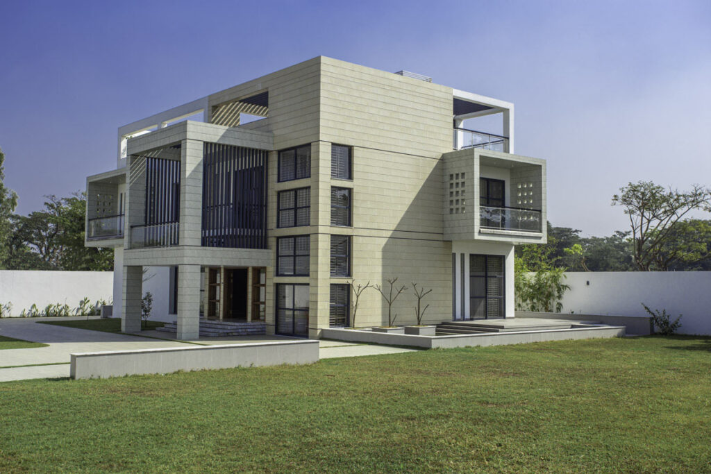 Serene Modern Villa- Jinat Batika - SHOWCASE